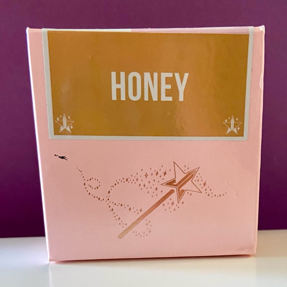 💎 JEFFREE STAR COSMETICS LUMINOUS SETTING POWDER IN SHADE HONEY